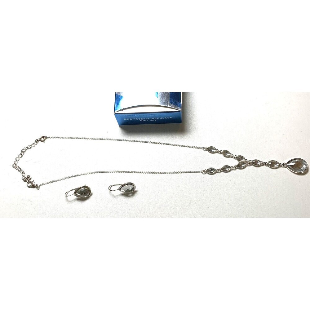 Avon Mod Facets Clear Necklace & Earrings Gift Set New Old Stock 2008 Boxed